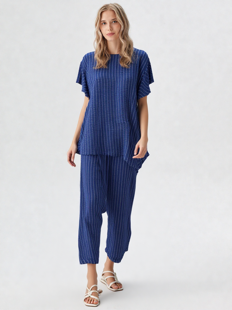 Completo nero o blu a righe bianche